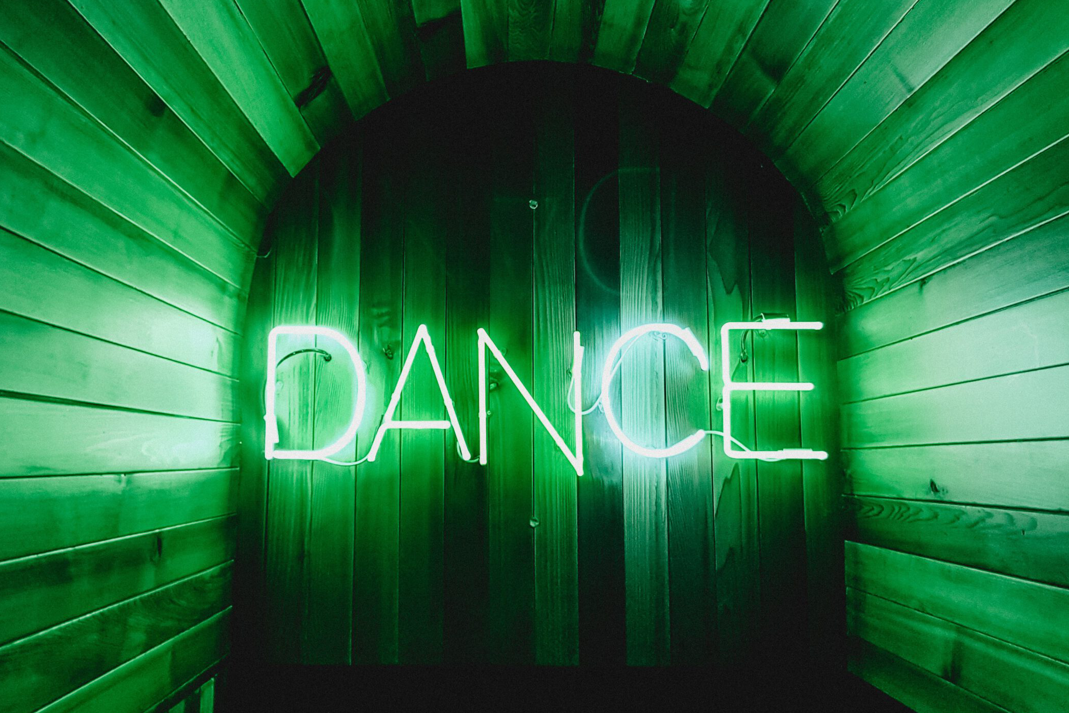 dance_green
